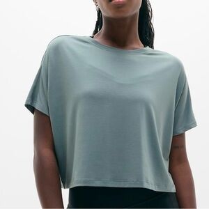 Athleta with ease crop tee